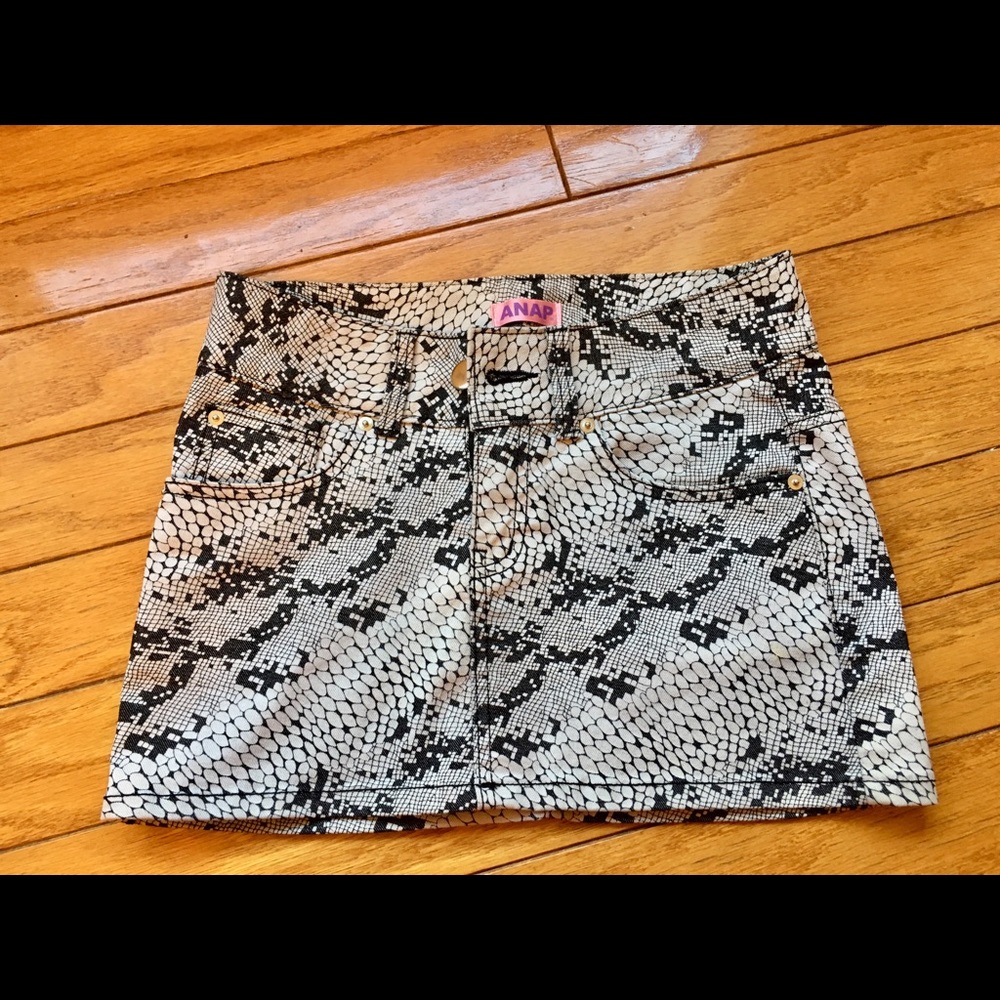 Snake skirt size 0-2
